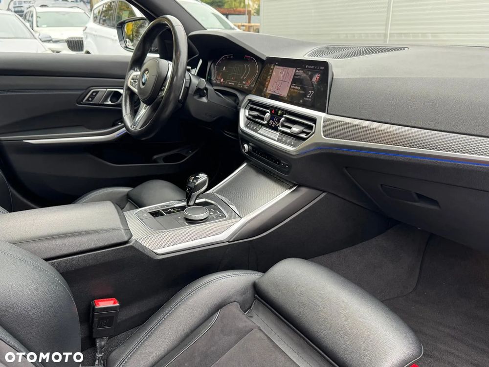 BMW Seria 3 330i xDrive M Sport sport - 23