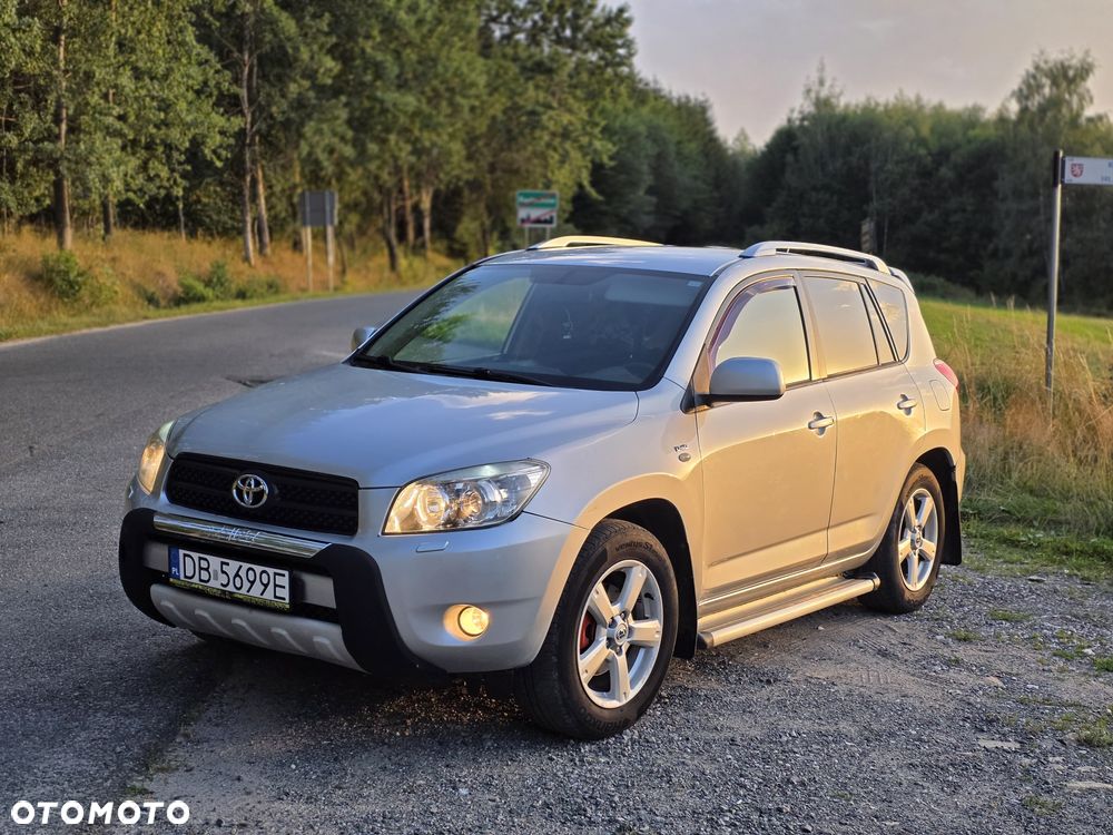 Toyota RAV4 - 1