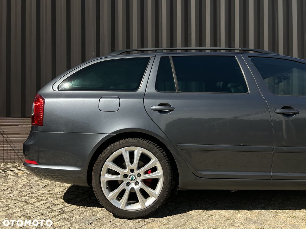 Skoda Octavia 2.0 TSI DSG RS - 37