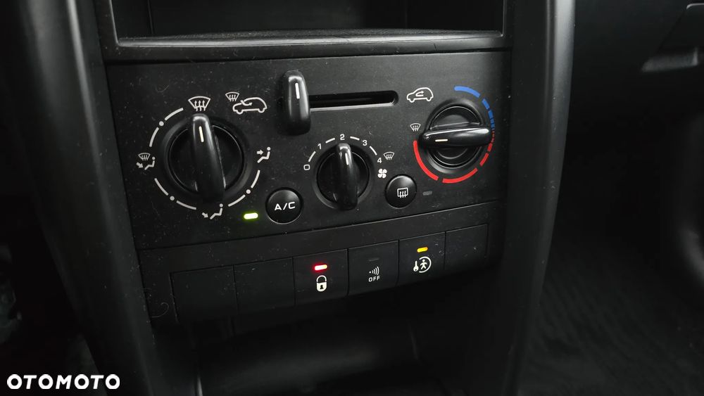 Peugeot 207 - 12