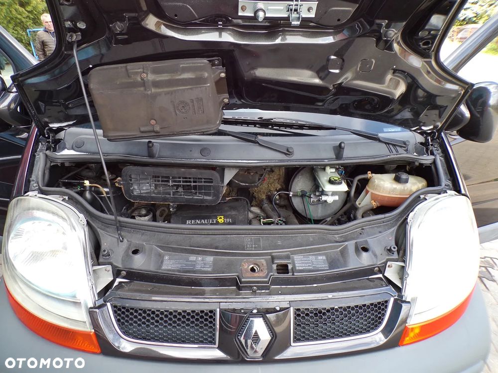 Renault TRAFIC - 24