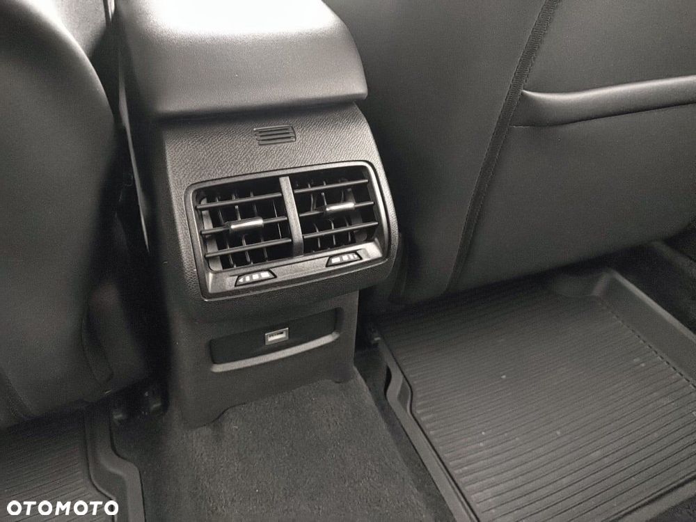Citroën C4 1.2 PureTech Max S&S EAT8 - 21