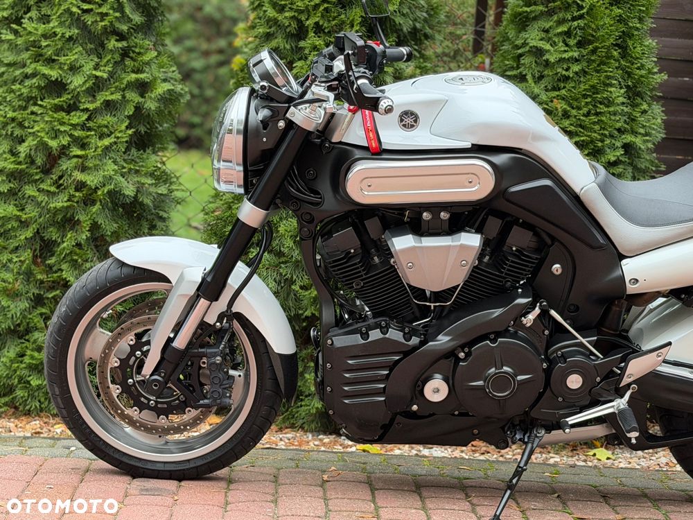 Yamaha MT - 19