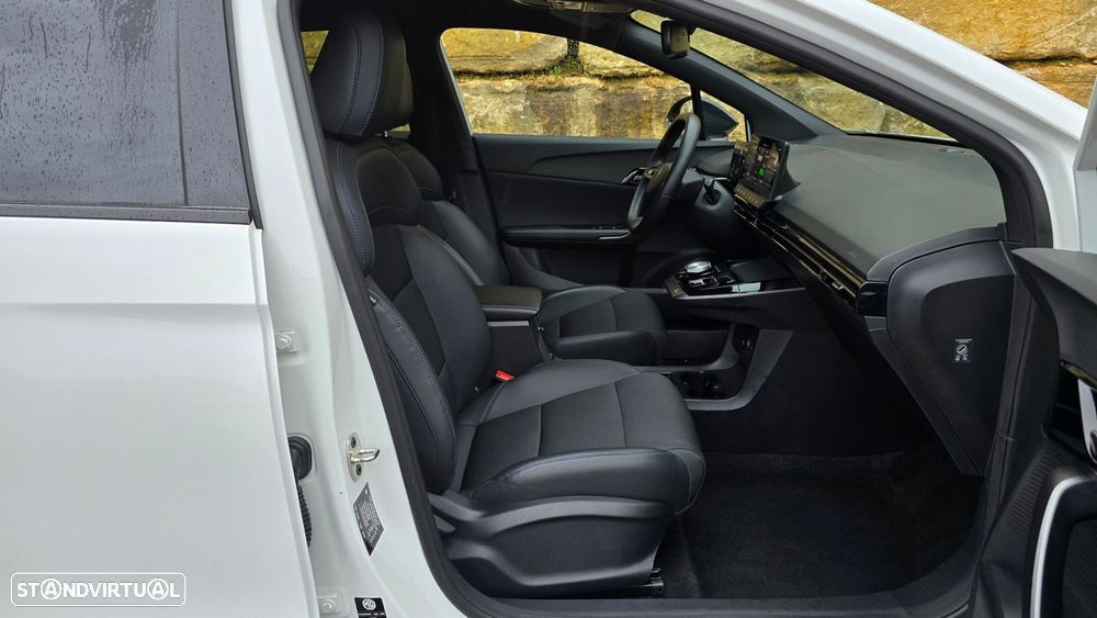 MG MG4 64 kWh Luxury - 46