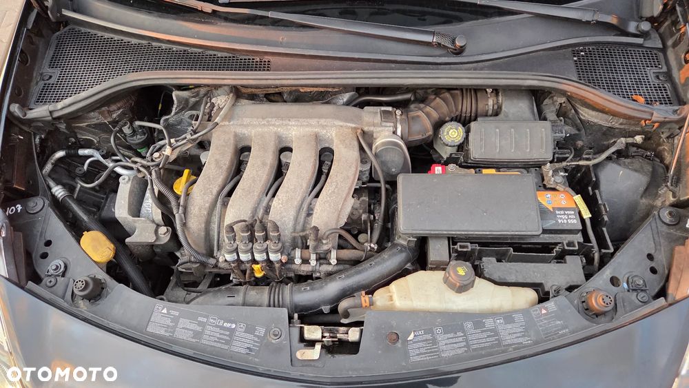 Renault Clio 1.6 16V GT - 18