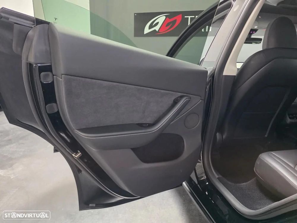Tesla Model Y Performance Dual Motor AWD - 10
