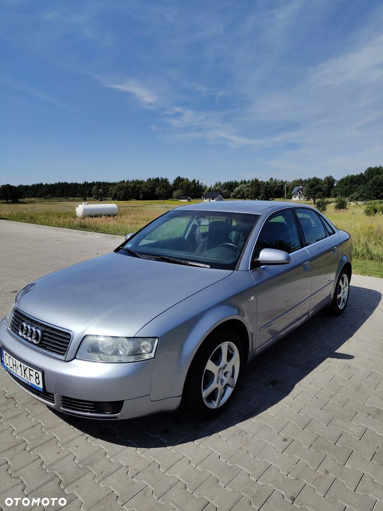 Audi A4 Limousine - 1
