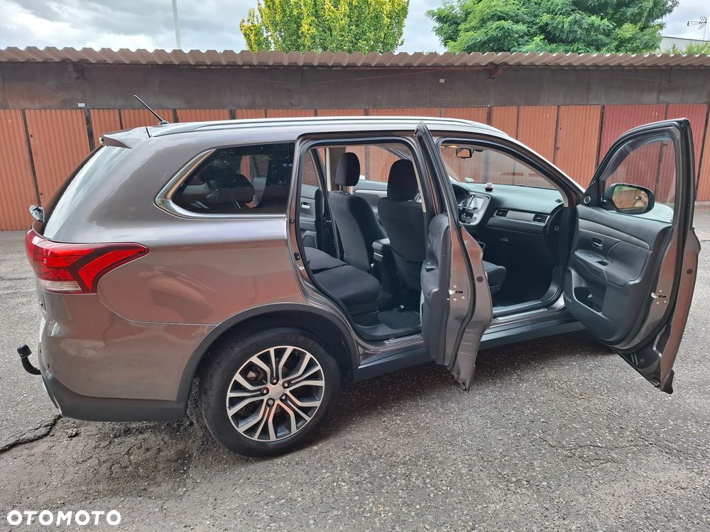 Mitsubishi Outlander 2.2 DID Instyle Navi 4WD - 12