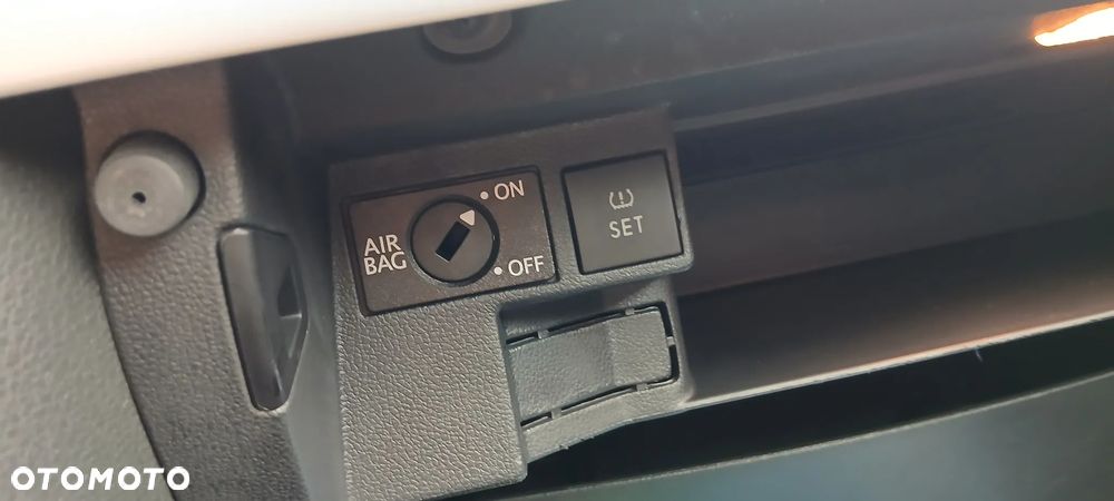 Volkswagen Jetta 1.6 TDI Comfortline - 12