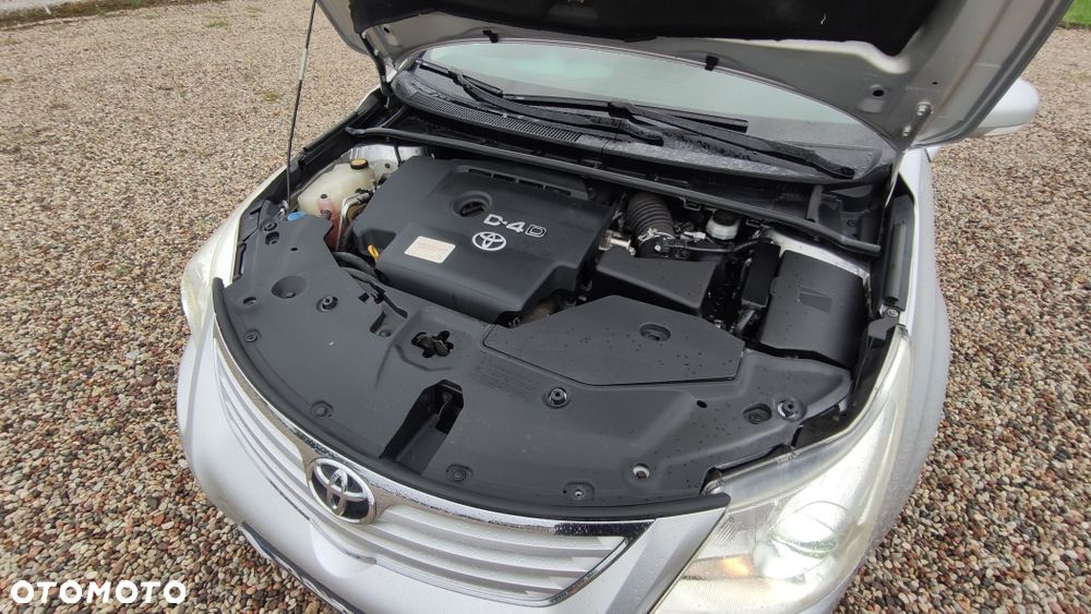 Toyota Avensis - 8
