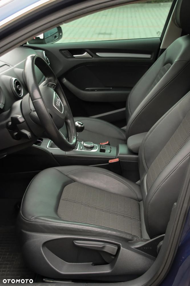 Audi A3 Sportback 2.0 TDI Ambiente - 6