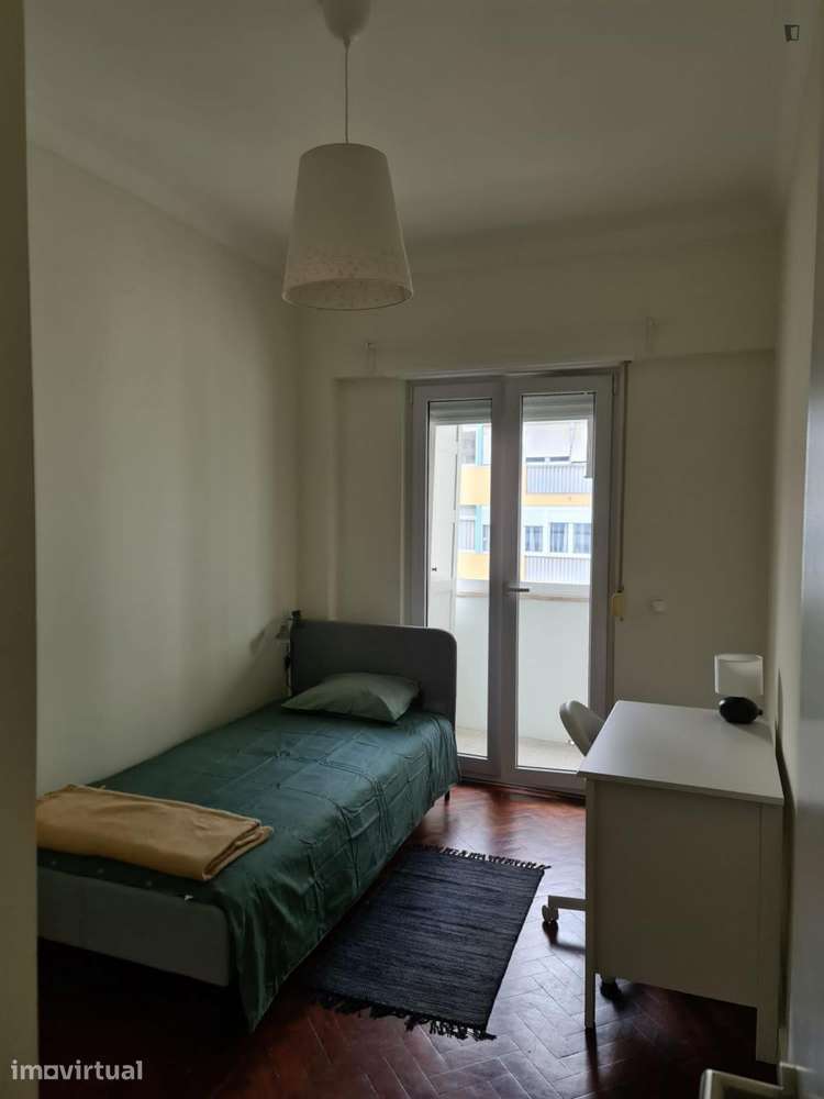 Quarto - localizado em Penha de França Lisbon - Grande imagem: 3/13