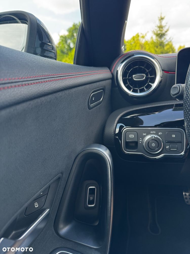Mercedes-Benz CLA 250 4-Matic 7G-DCT - 20