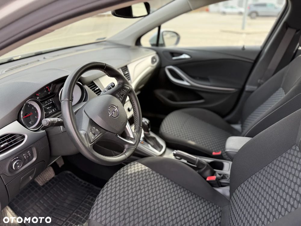 Opel Astra 1.4 T Enjoy S&S - 19