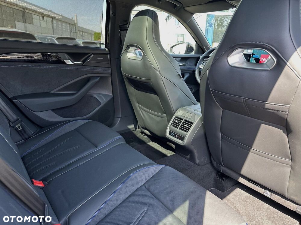 Volkswagen Passat 2.0 TSI 4Mot R-Line Plus DSG - 24