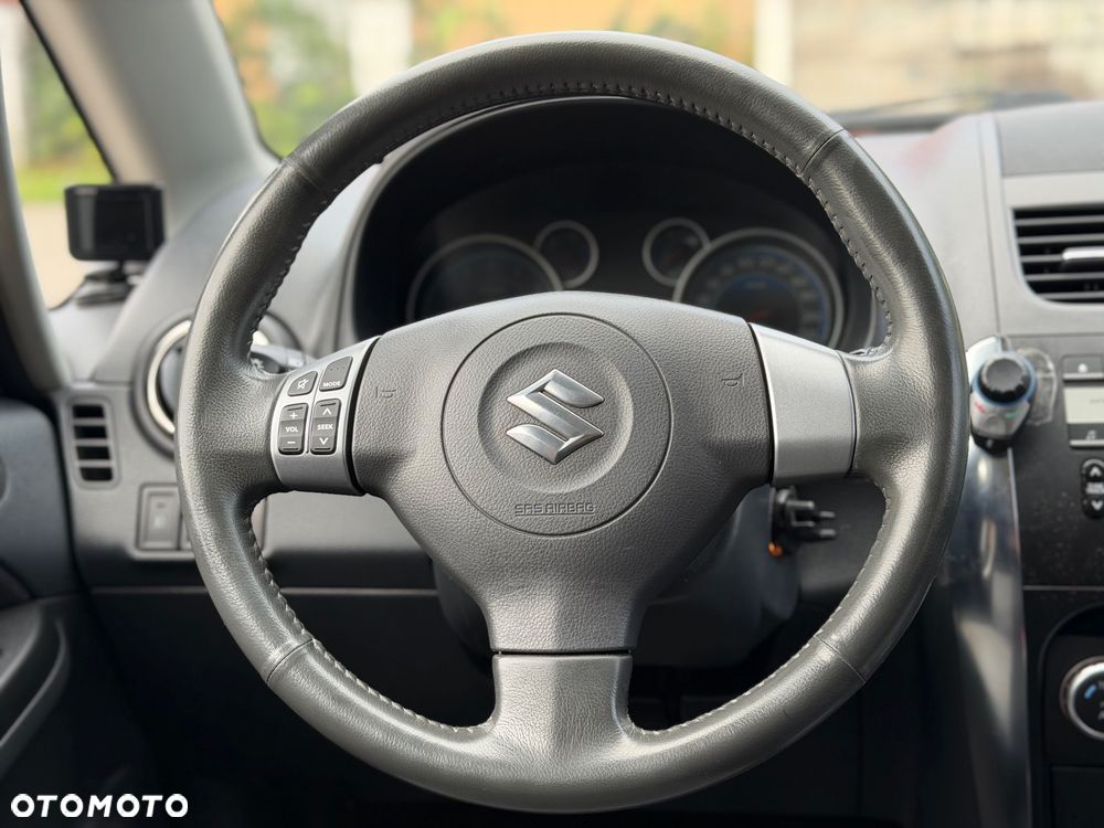 Suzuki SX4 1.6 Premium 4WD - 17