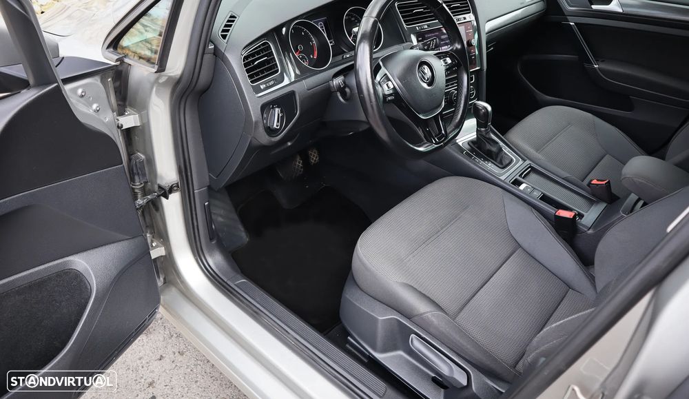 VW Golf Variant 1.6 TDi Confortline DSG - 14