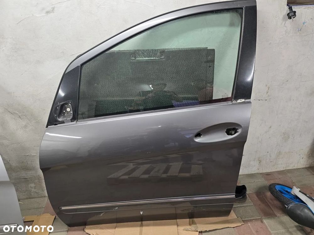 SPRZEDAM LEWE PRZENIE DRZWI MERCEDES B KLASA W245 W KOLOR 787 PO LIFCIE DO MONTAŻU W ORYGINALE - 1