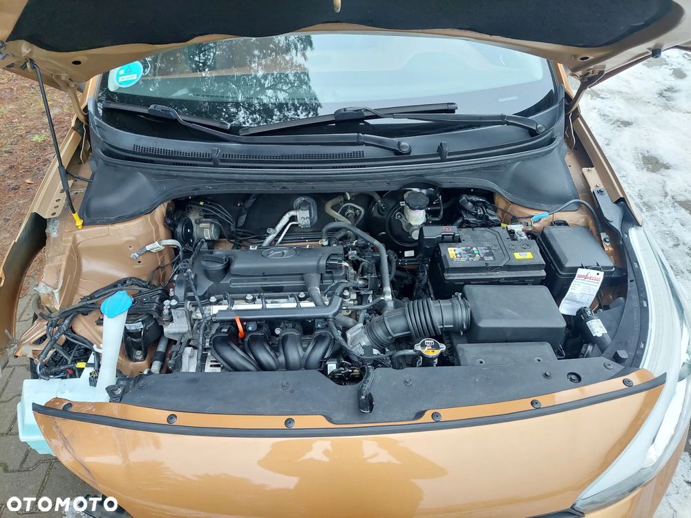 Hyundai i20 1.4 YES Gold - 24