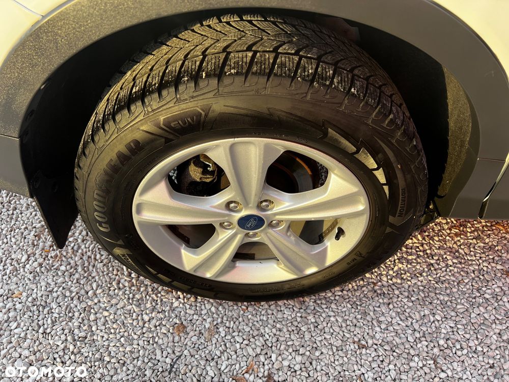 Ford Kuga - 13