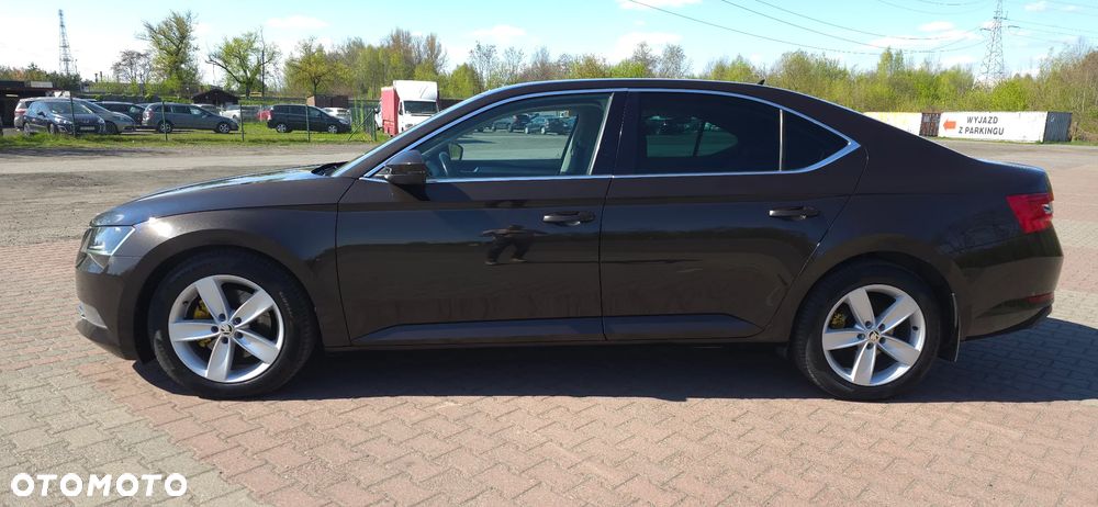 Skoda Superb 2.0 TSI Sportline DSG - 3