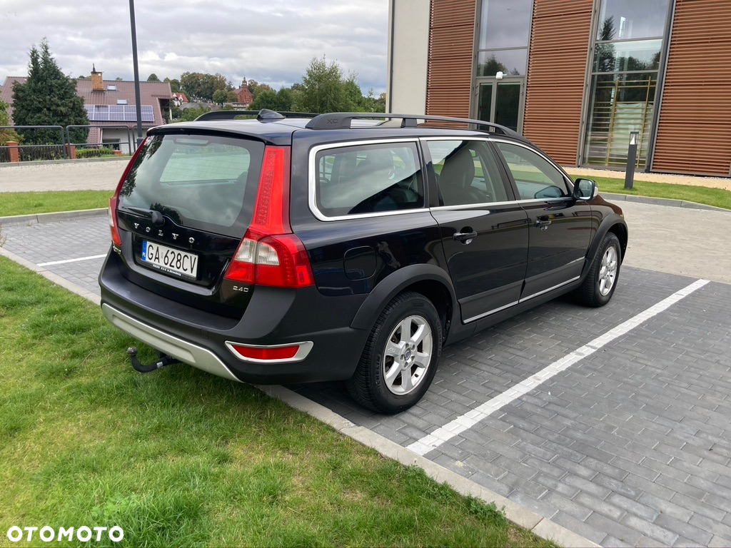 Volvo XC 70 2.4D Momentum - 5