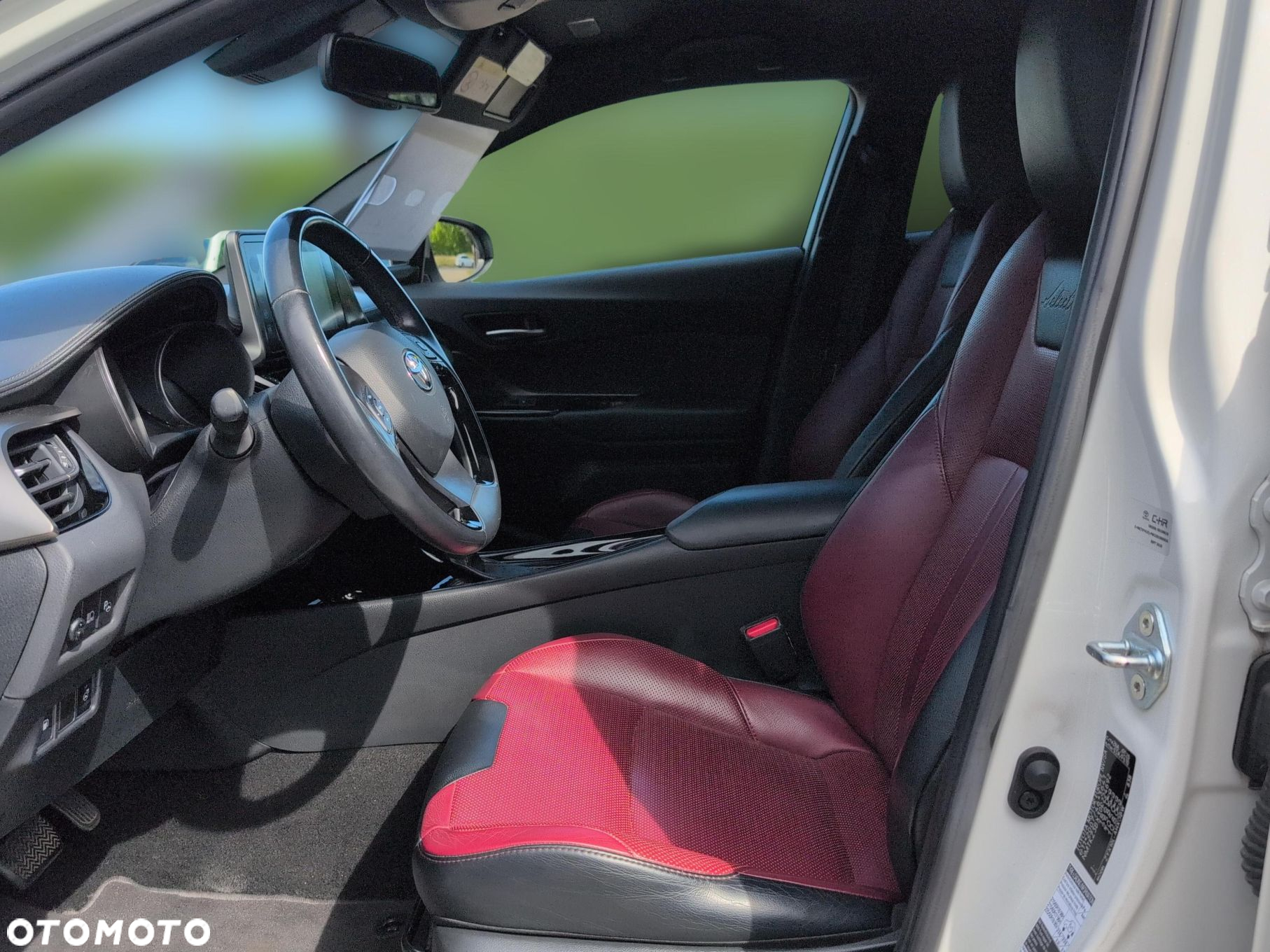 Toyota C-HR - 15
