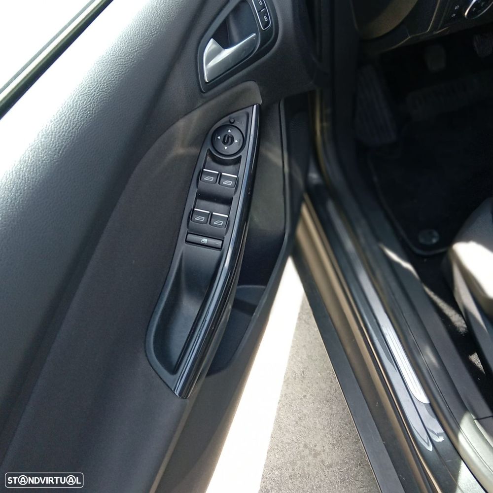 Ford Focus 1.5 TDCi ECOBlue Titanium - 15