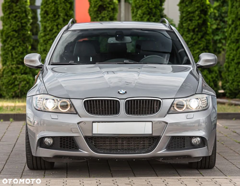 BMW Seria 3 320d xDrive DPF Touring - 4