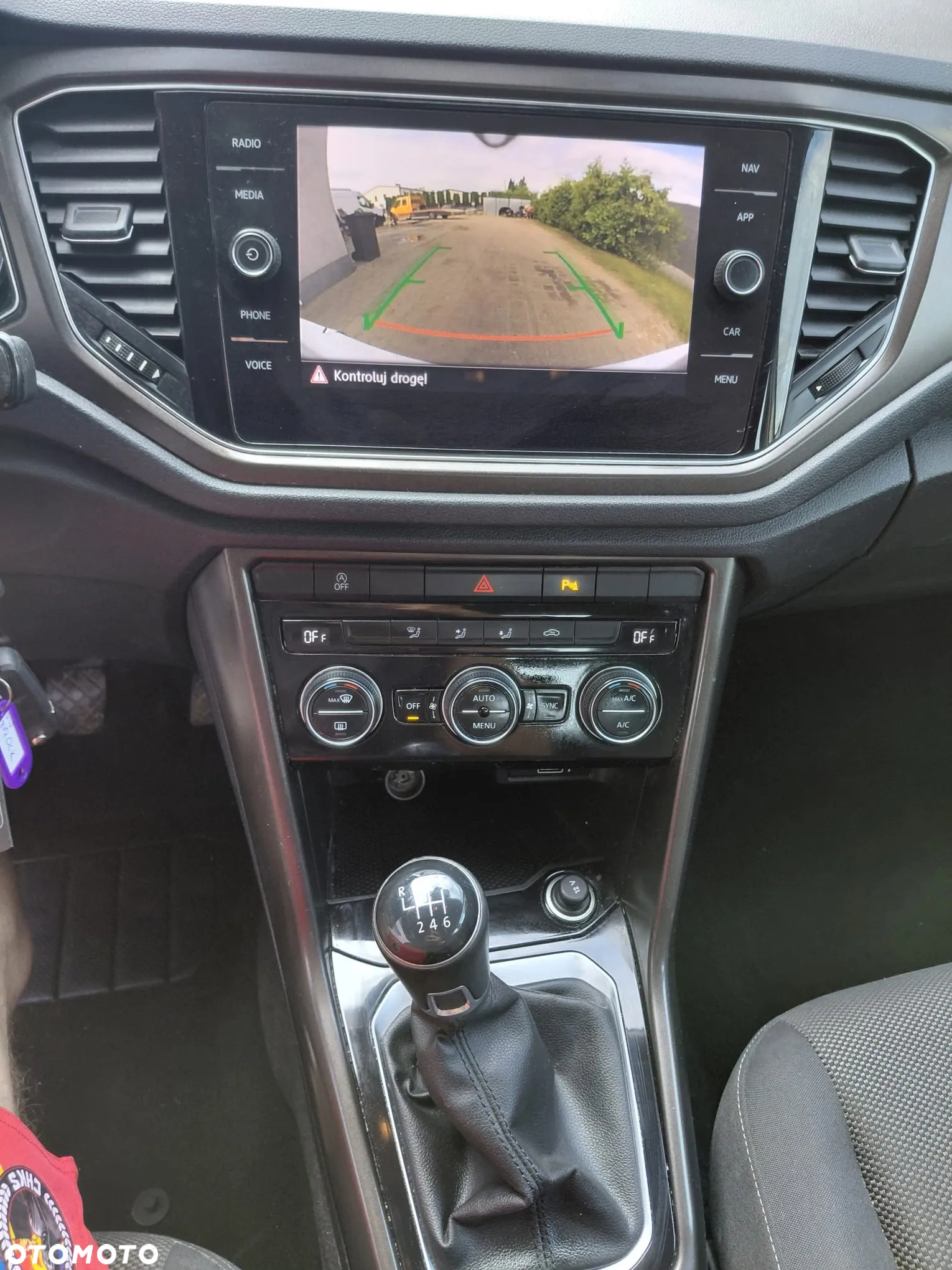 Volkswagen T-Roc - 16