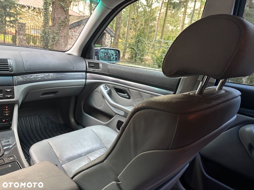 BMW Seria 5 540i - 17