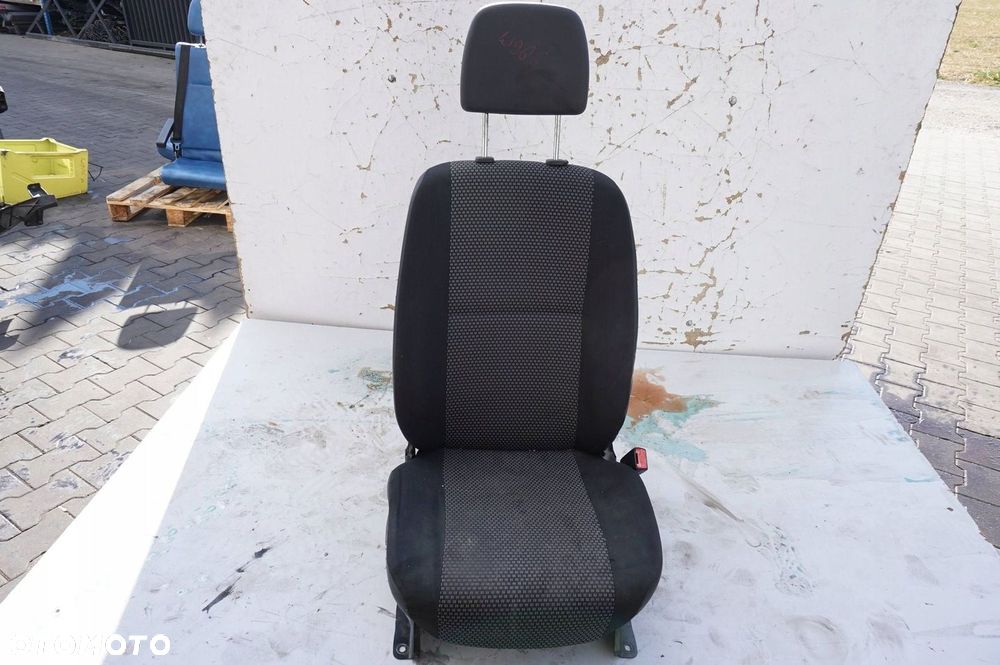 FOTEL PASAŻERA PRAWY PRZÓD MERCEDES SPRINTER W906 - 1