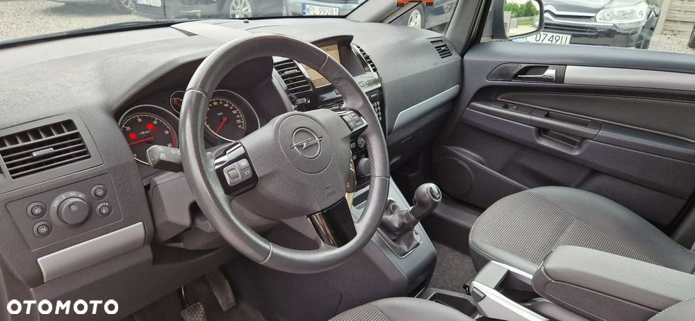 Opel Zafira - 22