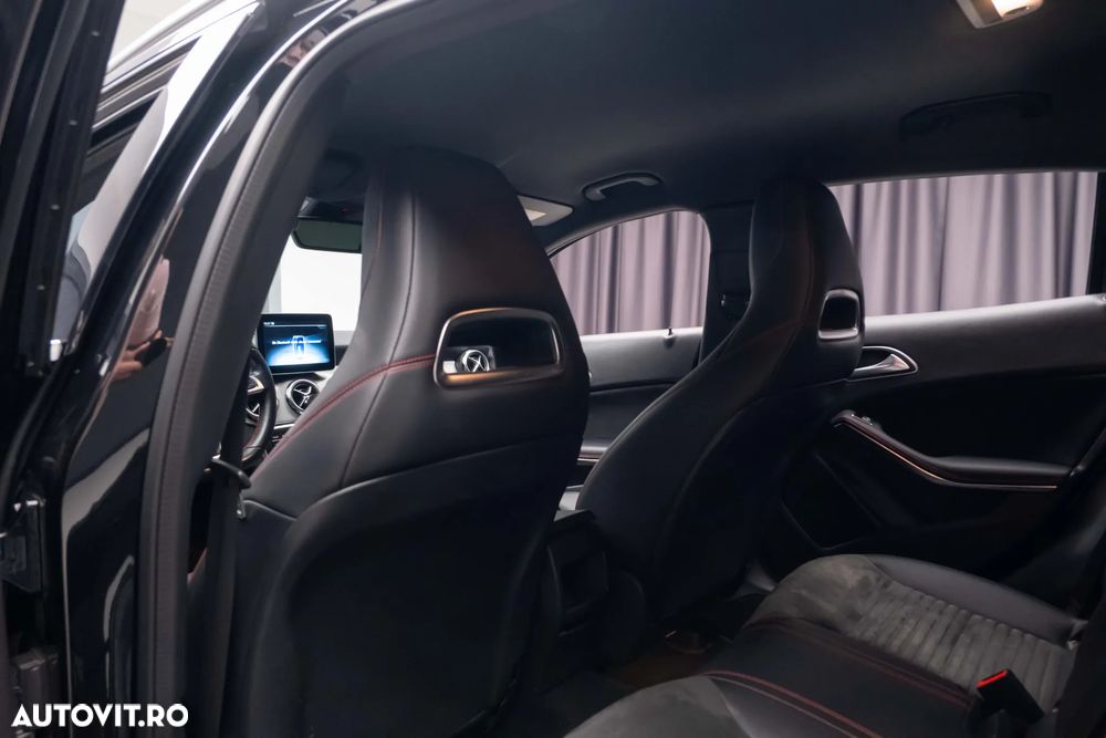 Mercedes-Benz GLA 200 7G-DCT AMG Line - 35