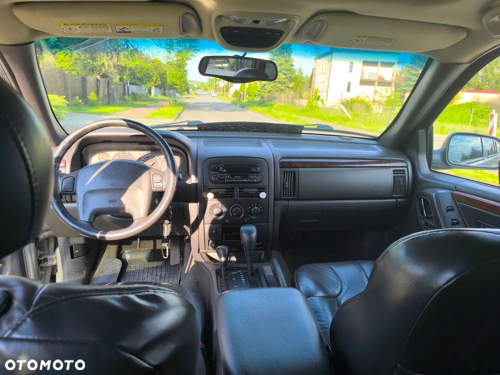 Jeep Grand Cherokee - 15