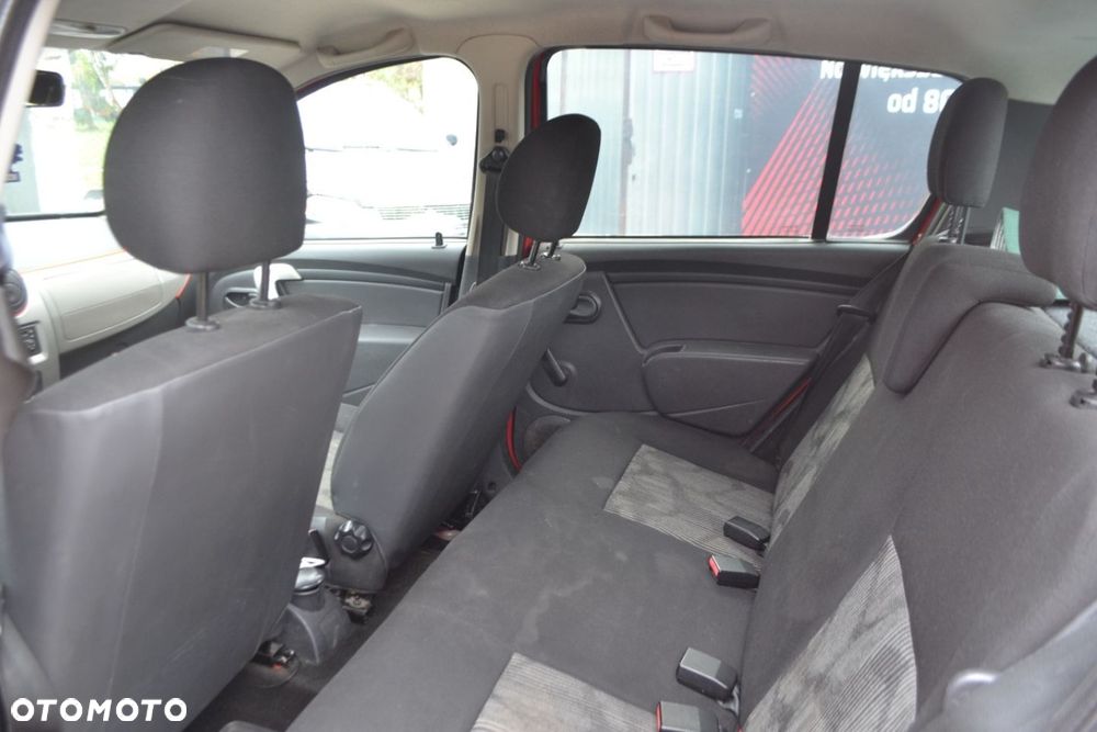 Dacia Sandero - 8
