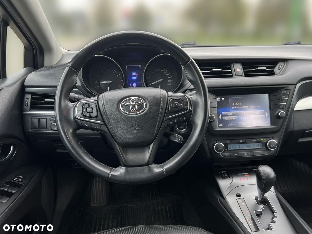 Toyota Avensis 1.8 Premium MS - 17