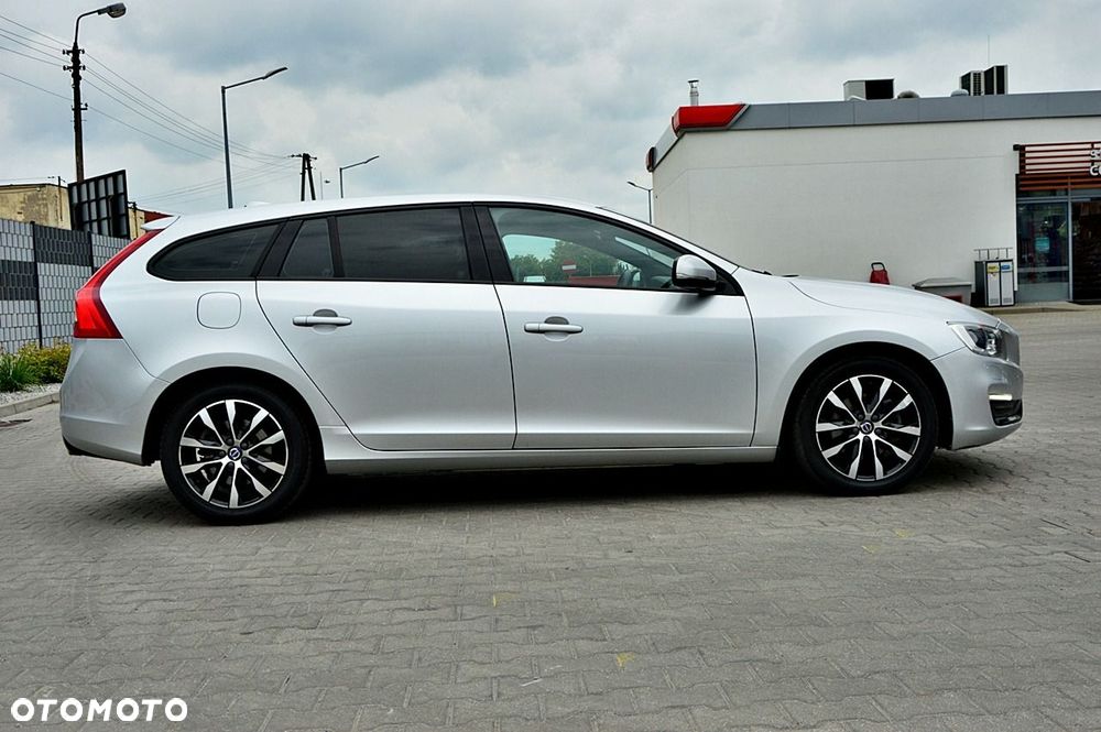 Volvo V60 D2 Drive-E Momentum - 10
