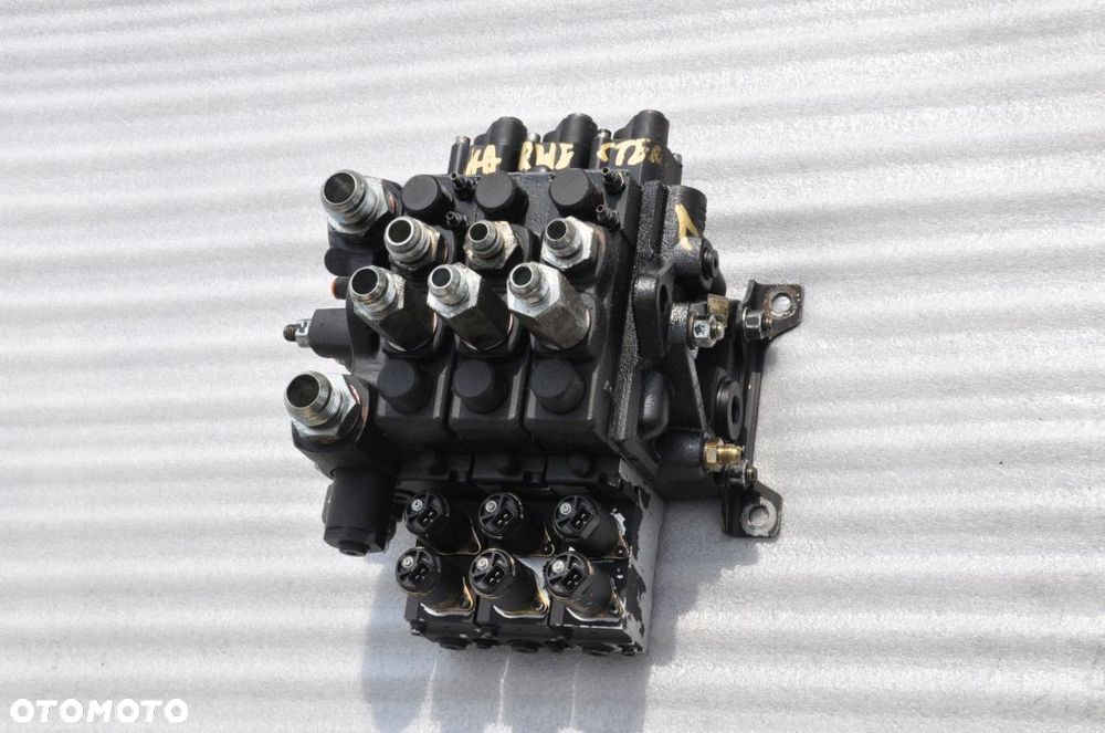 ROZDZIELACZ HARVESTER/ PARKER K170LS-03-FI04-117