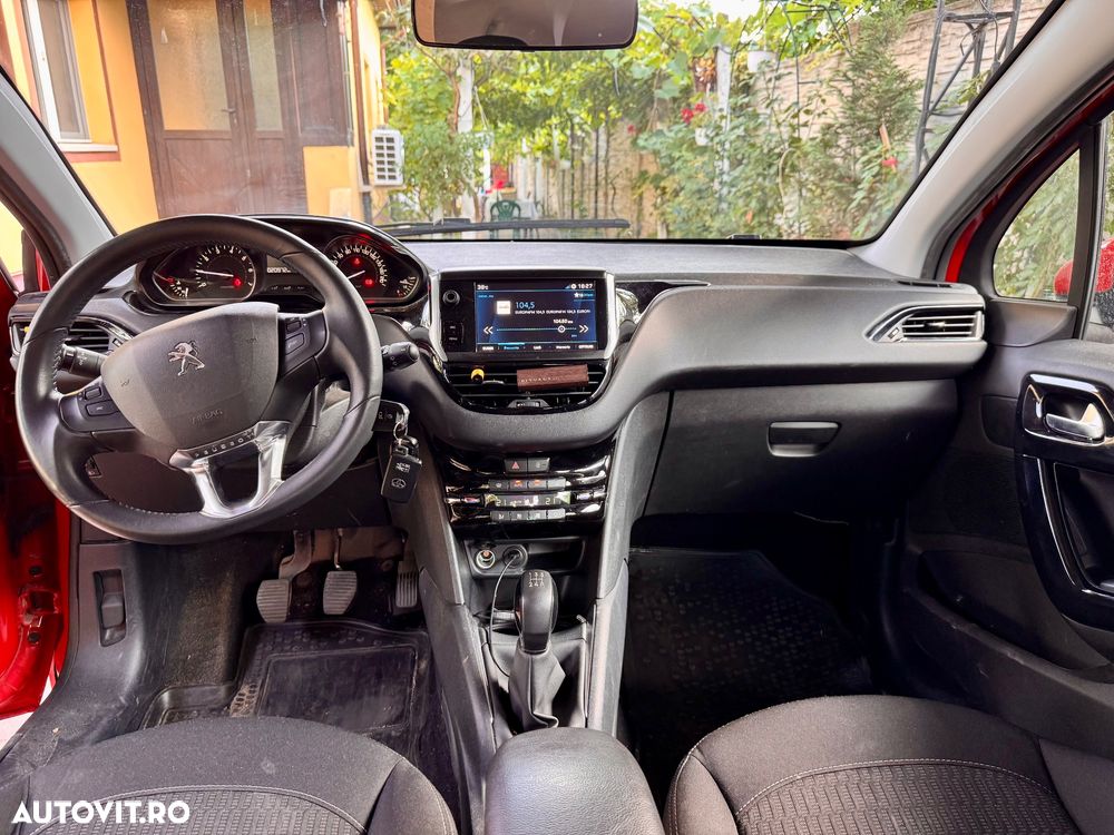 Peugeot 208 1.2 L PureTech Active - 6
