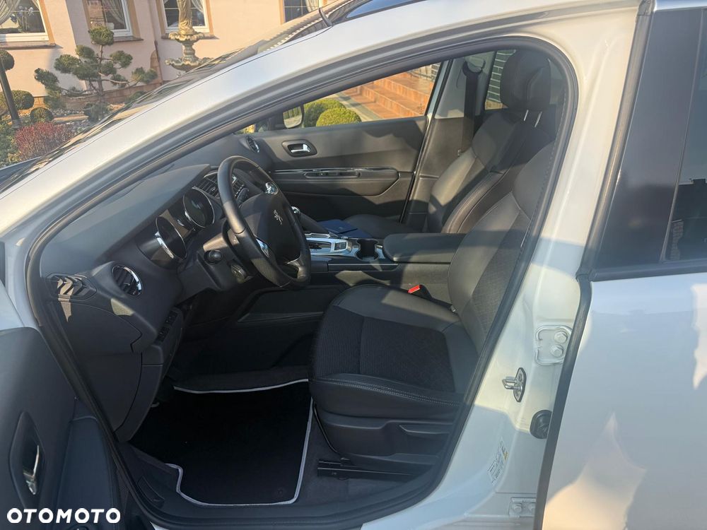 Peugeot 3008 THP 165 EAT6 Stop & Start Allure - 23