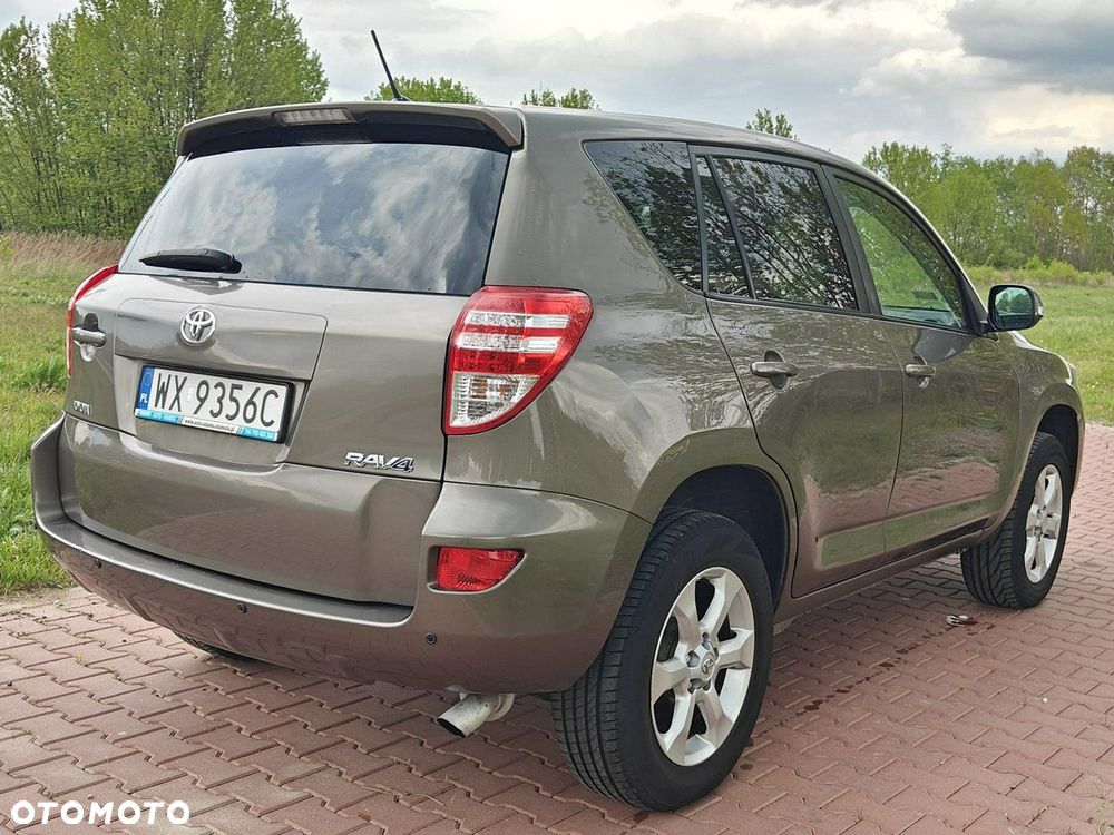 Toyota RAV4 - 7