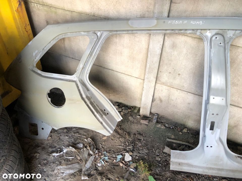 SKODA FABIA III KOMBI POSZYCIE PRAWA STRONA