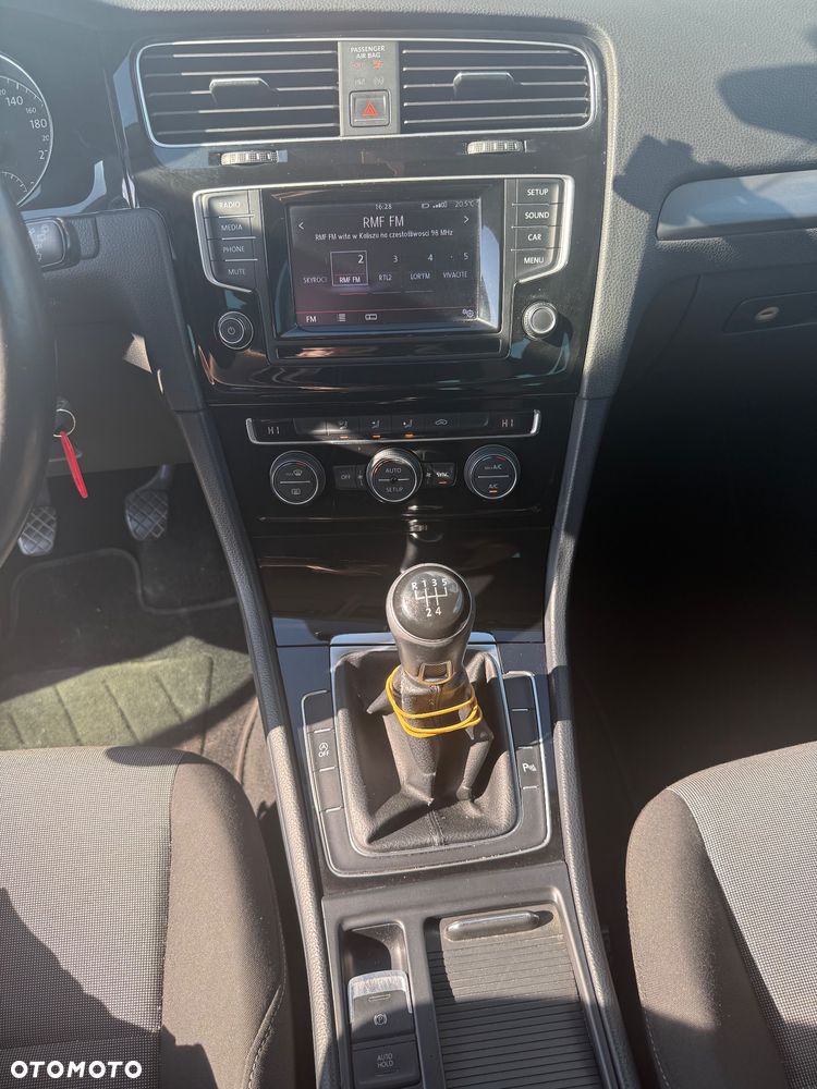 Volkswagen Golf - 15