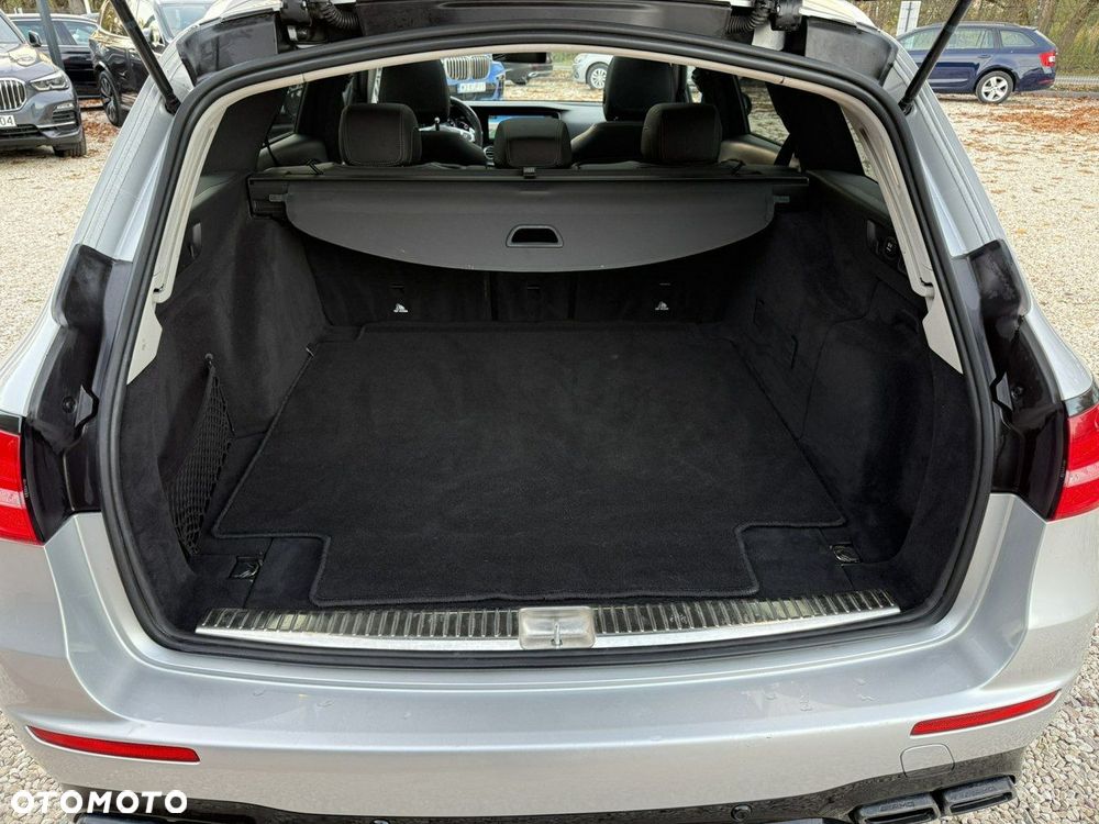 Mercedes-Benz Klasa E 400 4-Matic 9G-TRONIC - 27