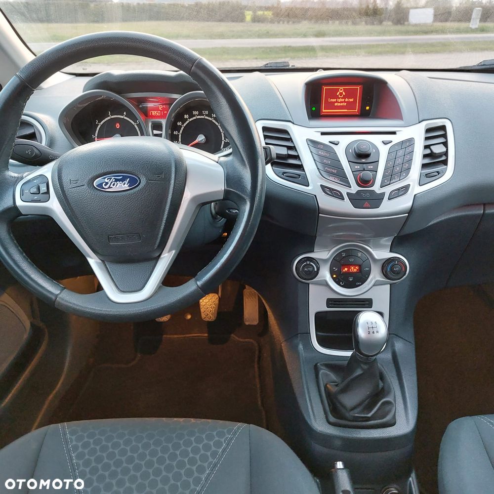 Ford Fiesta 1.25 Titanium EU5 - 13