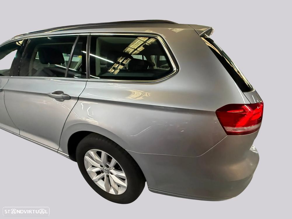 VW Passat 1.6 TDI Business DSG - 13
