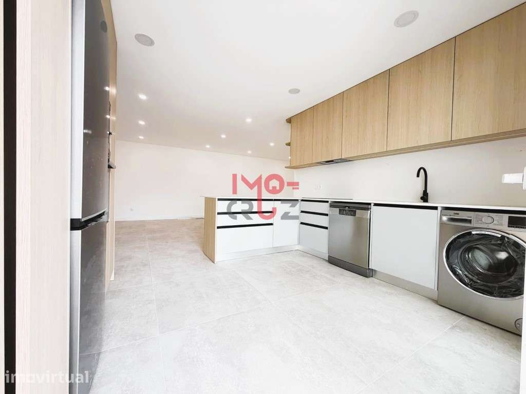 Apartamento T2 Moderno com Suíte, Elevador e 2 Lugares de Garagem F... - Grande imagem: 3/20