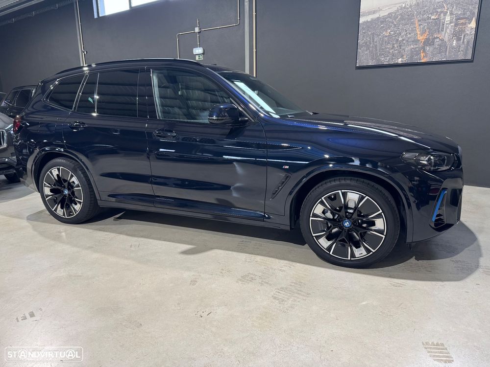 BMW iX3 M Sport Impressive - 1