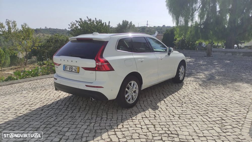 Volvo XC 60 2.0 D4 Momentum Geartronic - 28